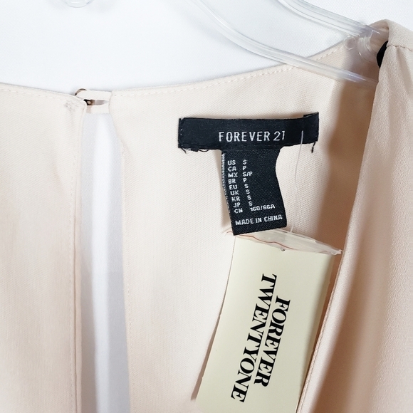 FOREVER 21 Sequined Cuffed Chiffon Romper long sleeve - Picture 5 of 6